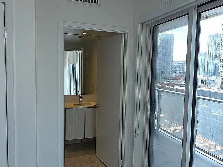 195 Redpath Ave #2212 — Photo 14