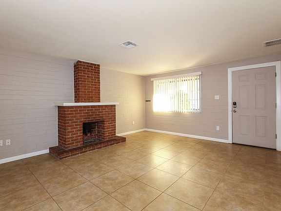 4th image of 3644 E Ludlow Dr
