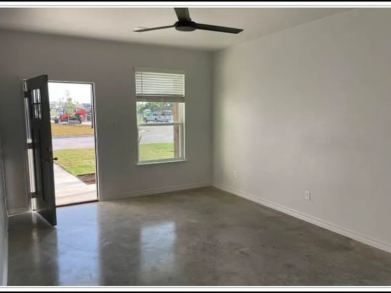 2925 Quail Ridge Ln #B — Photo 3