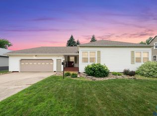 415 N Main St, Canton, SD 57013