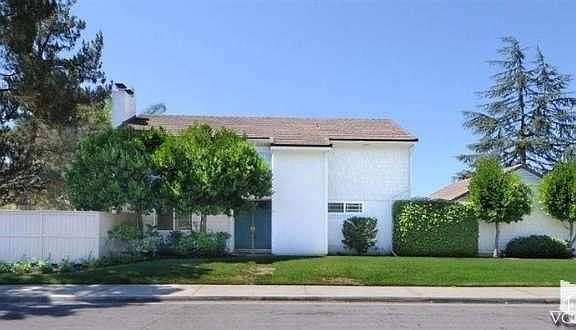 2nd image of 32104 Beachlake Ln