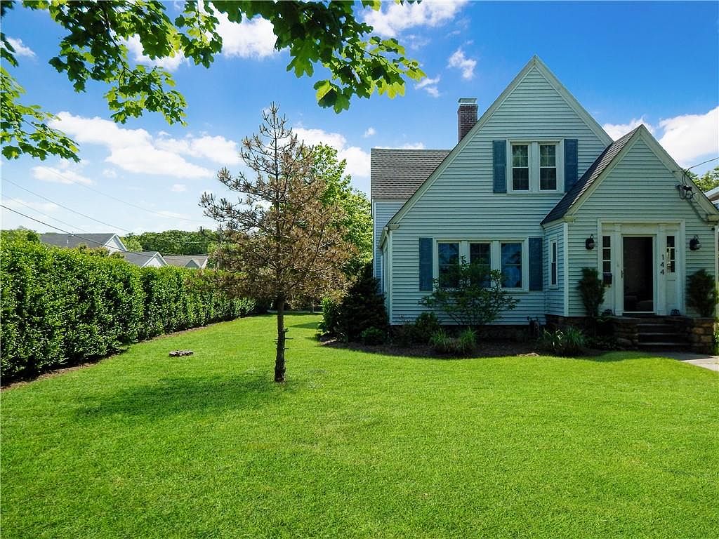 144 Beach St, Westerly, RI 02891 Zillow