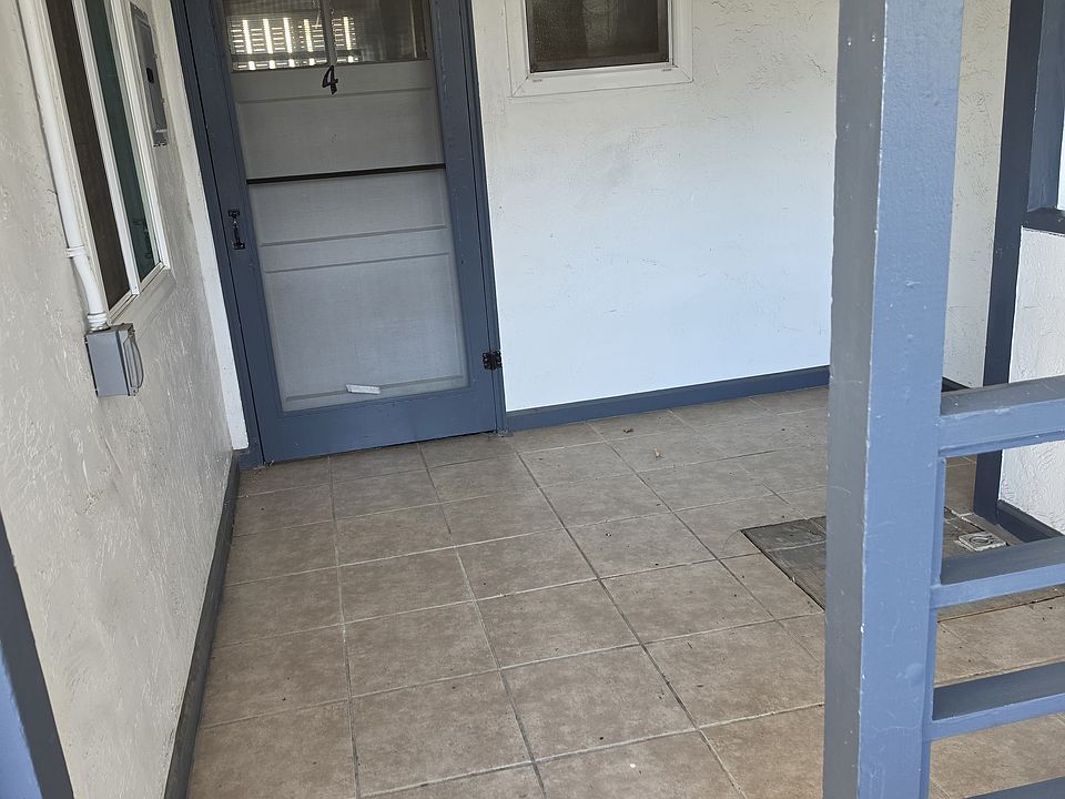 1st image of 924 21st St APT 4