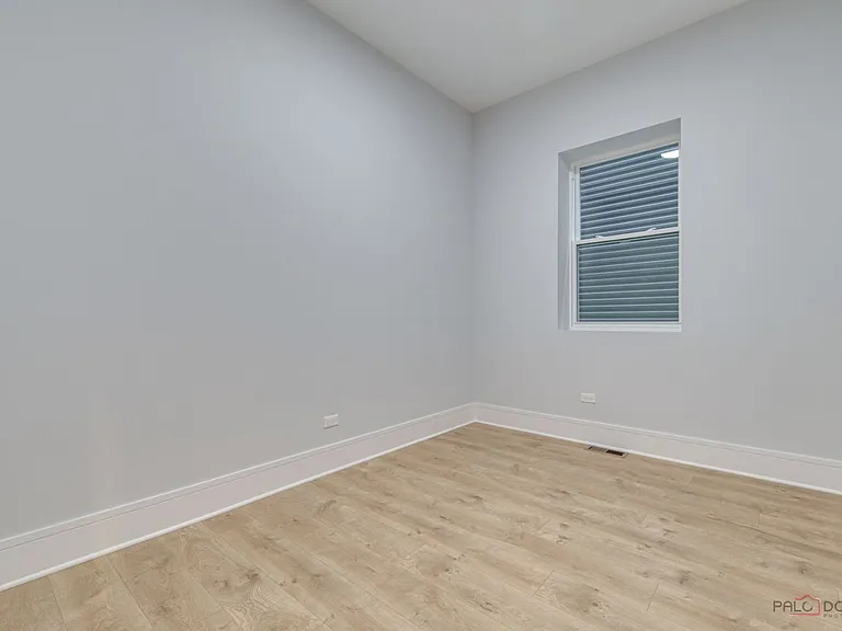 1747 N California Ave #2 — Photo 10