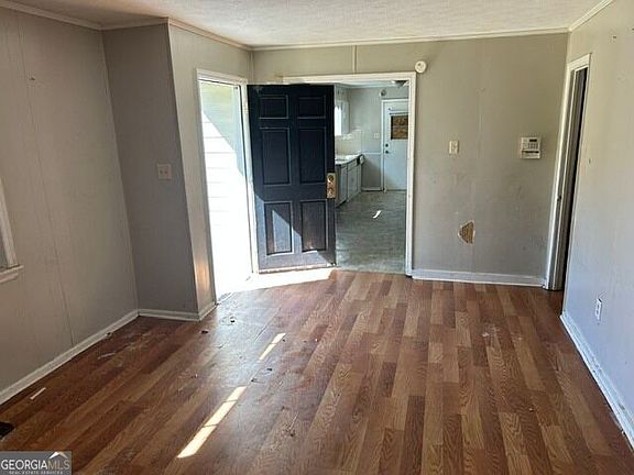 2nd image of 1121 Lyons St