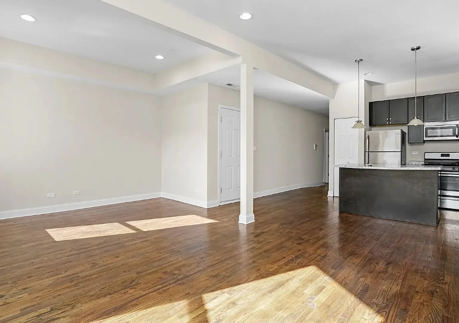 4544 S. Indiana Ave — Photo 2