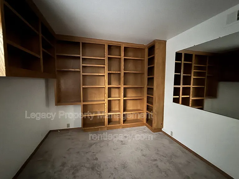 5350 Laguna Park Dr — Photo 10