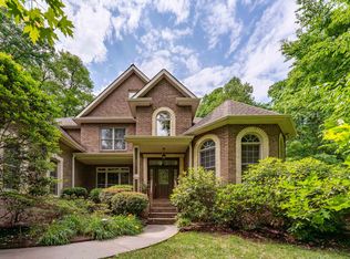 222 Strawberry Field Dr, Johnson City, TN 37604