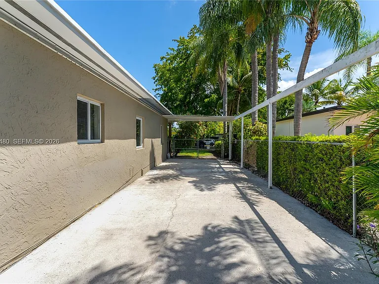 6130 SW 47th St — Photo 22