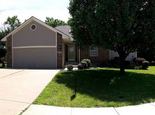 1117 SE Country Ln, Lees Summit, MO 64081