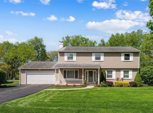 11 Harrogate Rd, New Hartford, NY 13413