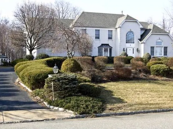 3 Robin Dr, Denville, NJ 07834