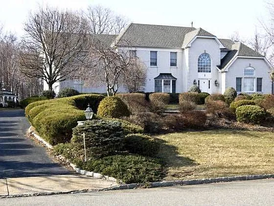3 Robin Dr photo 1