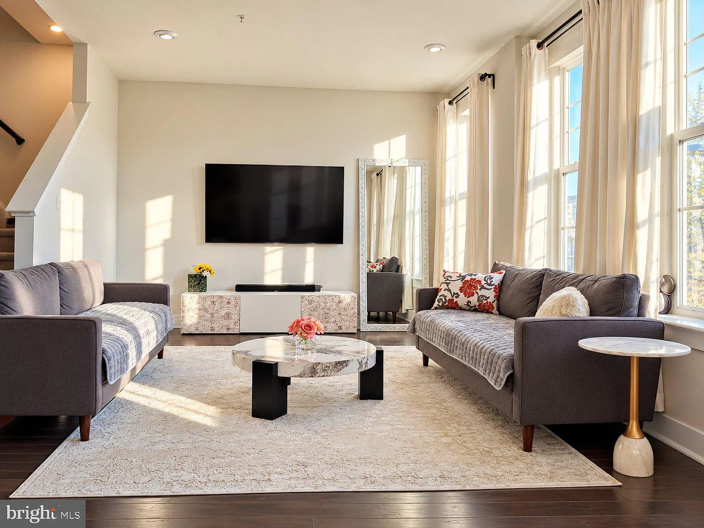 3 bed, 2.5 bath, 2159 sqft, $3,500 — Photo 1