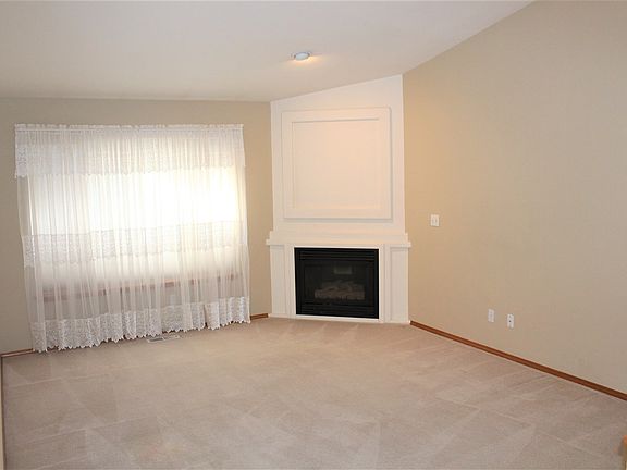 4th image of 203 N Kelsea Ct