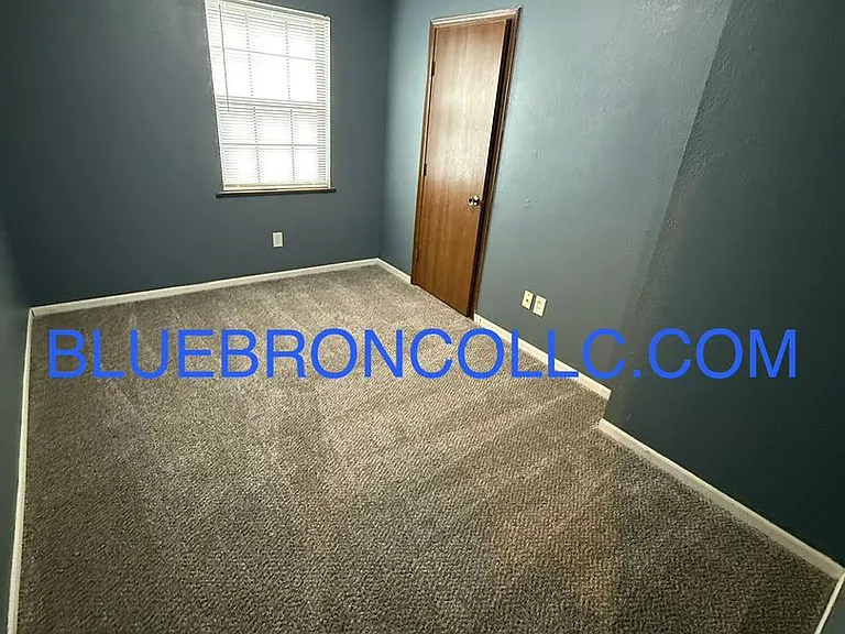 141 SW Oxford Pl — Photo 7