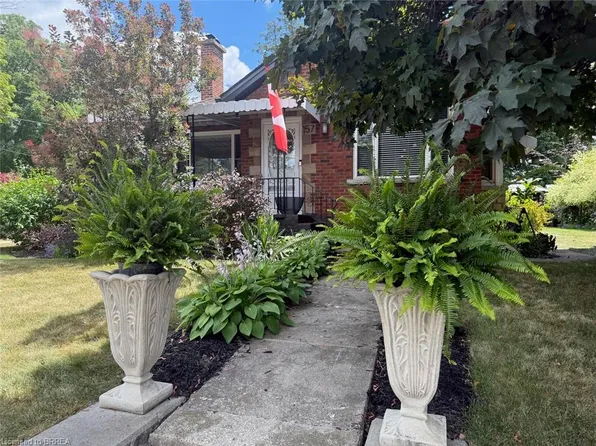 157 Stanley St, North Dumfries, ON N0B 1E0