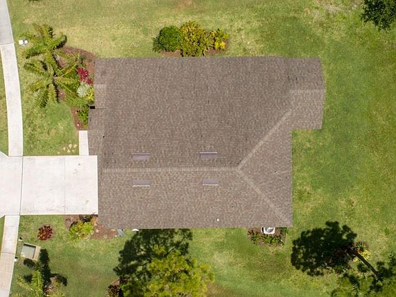 3rd image of 120 Ashbury Blvd