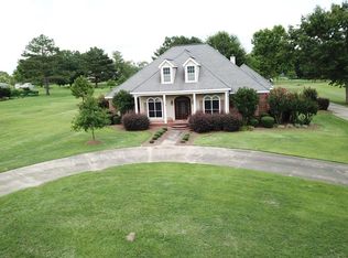 6 Lake Heritage Rd, Laurel, MS 39443