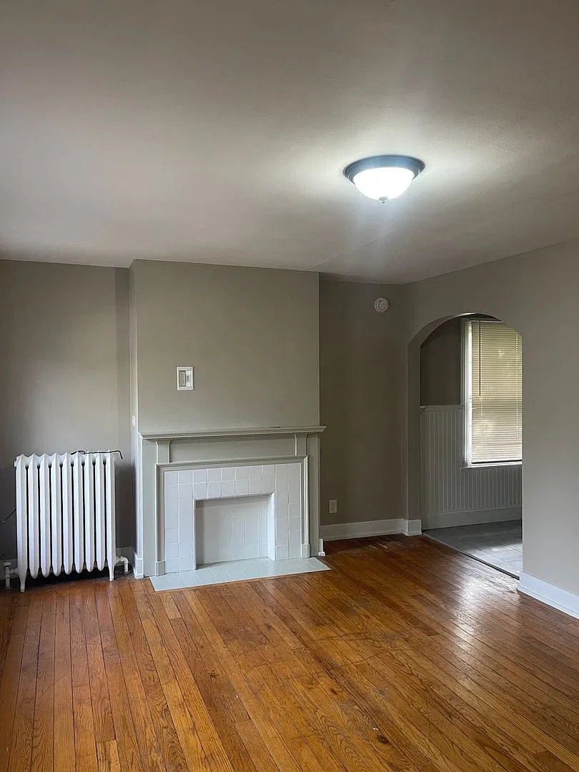 554 Linwood — Photo 2