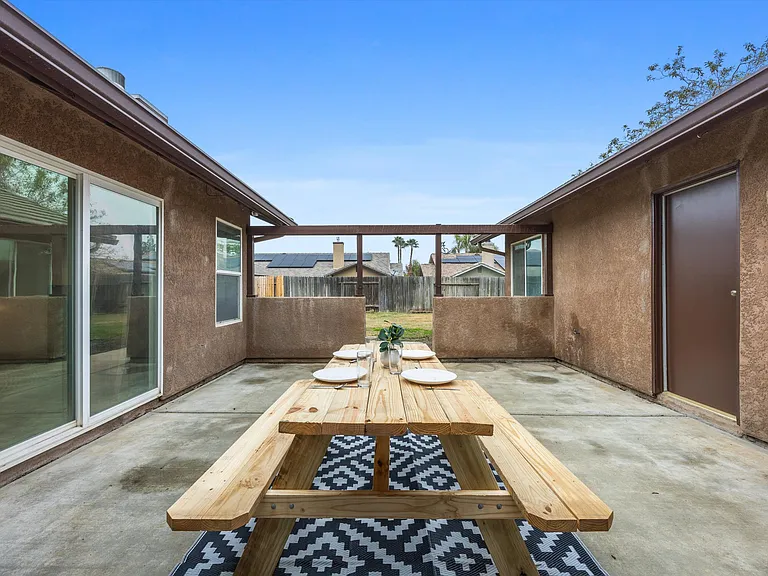 11610 Invidia Ct — Photo 2