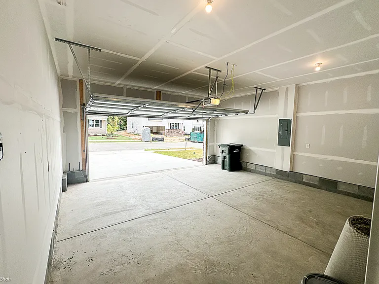 4044 Brians Ln — Photo 30