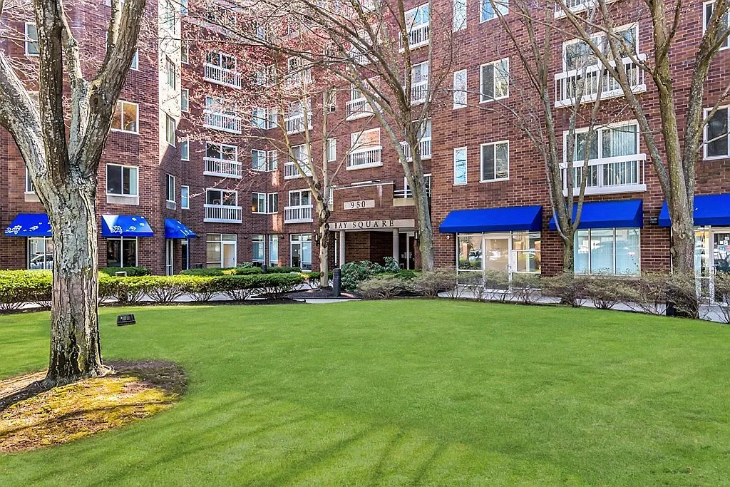 1 bed, 953 sqft, $2,400 — Photo 3