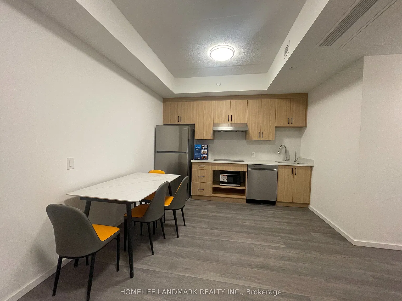 2 bed, $2,400 — Photo 4