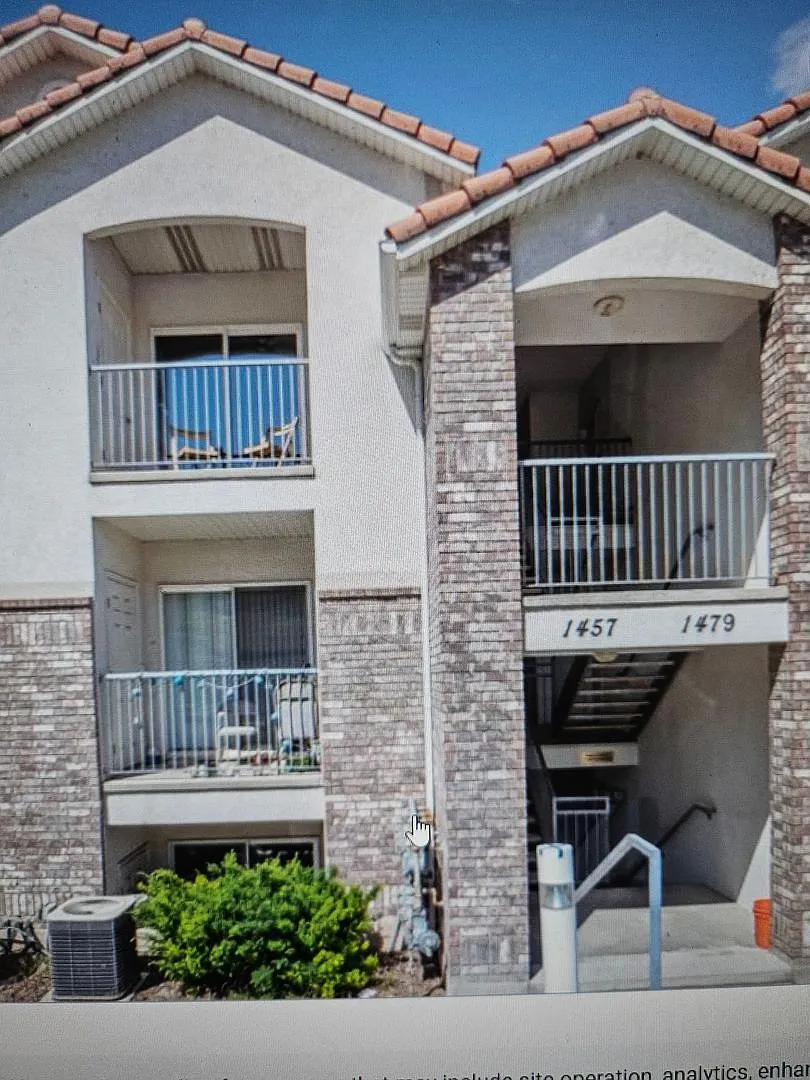 3 Bed 2 Bath TH in Orem For Rent! — Photo 2