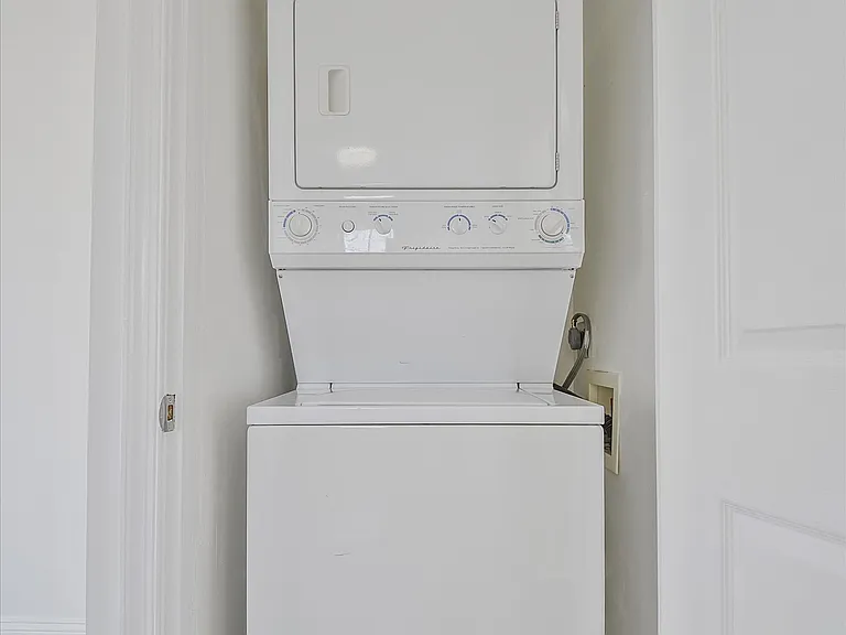 1244 Savannah Pl SE #B — Photo 2