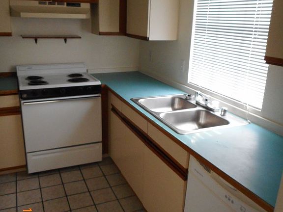 5th image of 2922 Hillrise Dr APT 03