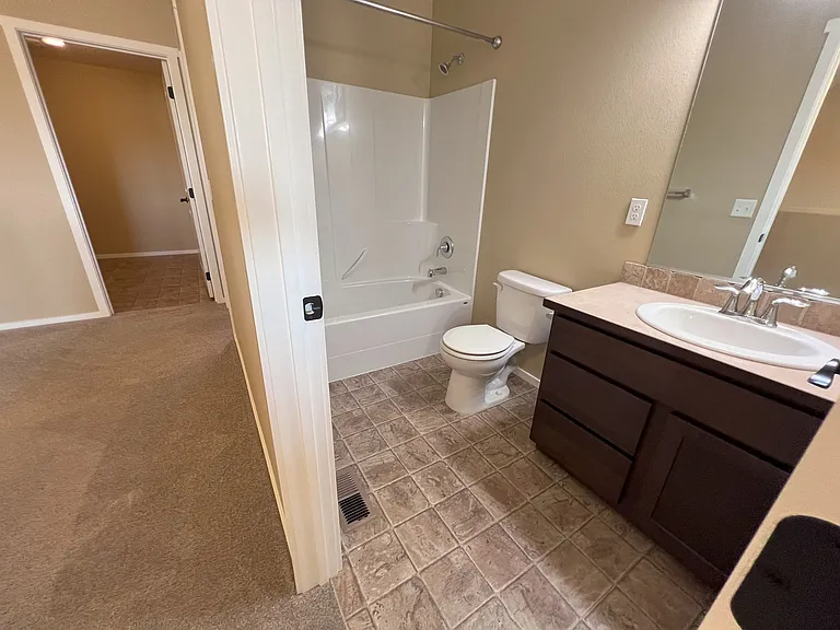 4605 W Magrath Dr — Photo 77