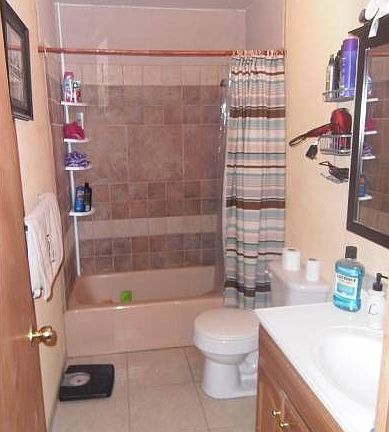 Full Bathroom upstairs