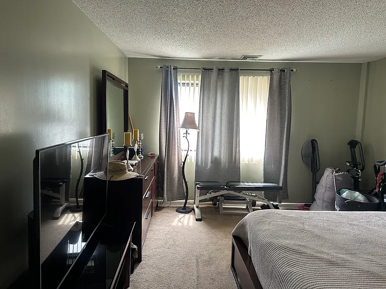 292 Salem St #201 — Photo 23
