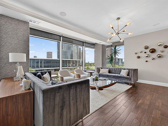 3rd image of 1901 Post Oak Blvd APT 505