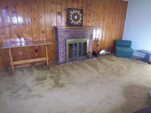2nd image of 311 W 14th St