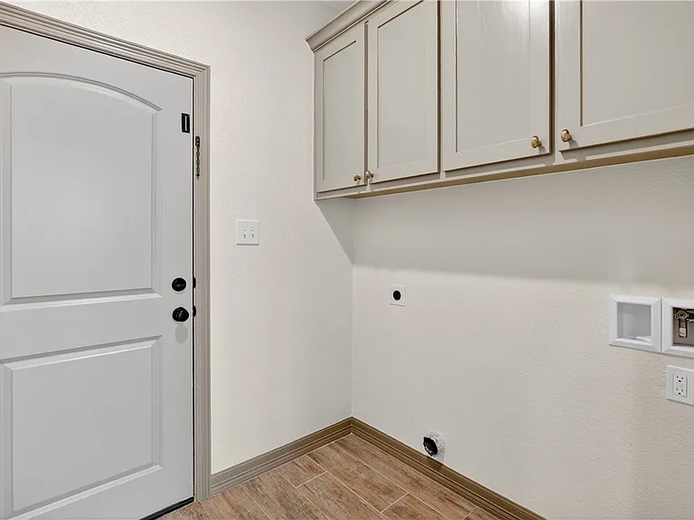 4008 High Creek Ct — Photo 25