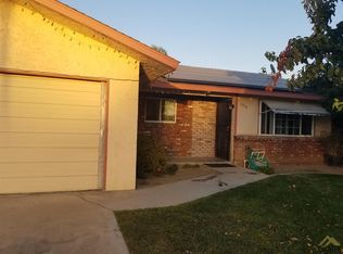 2216 Walton Ave, Sanger, CA 93657