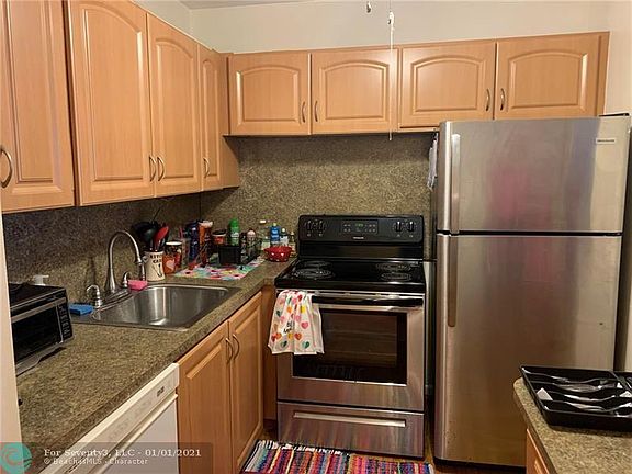2nd image of 195 Ventnor Cres #L