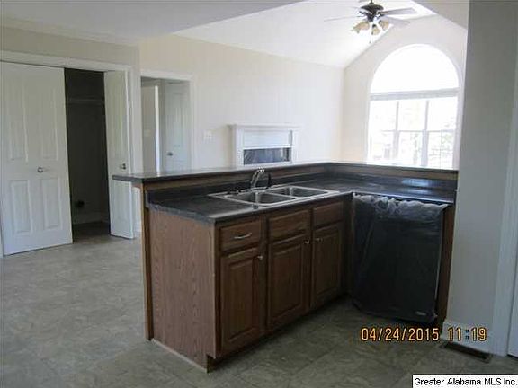 5th image of 499 Parkwood Dr