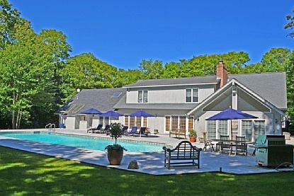 2nd image of 11 Woodege Cir