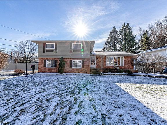 2nd image of 22581 Marleen Dr