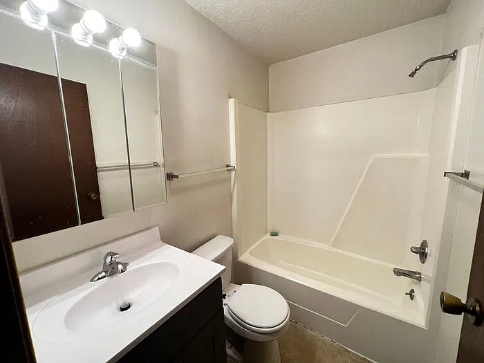 2432 Petsel Pl #8 — Photo 5