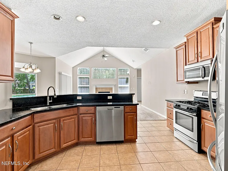 4424 N Alatamaha St — Photo 6