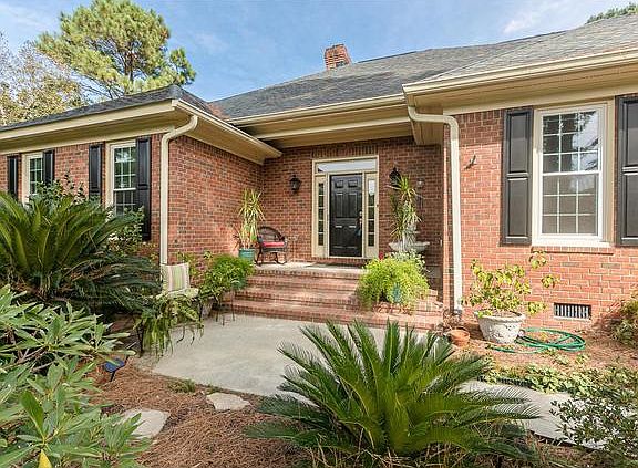 3rd image of 1407 Ashwood Dr