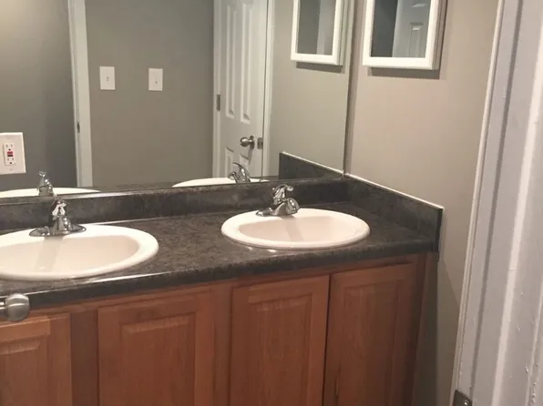 Harvard Square, 2105-2113 Harvard Rd #2105A, Lawrence, KS 66049