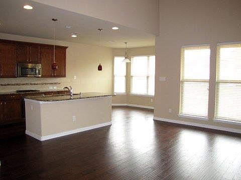 4th image of 3744 Sweetbriar Dr