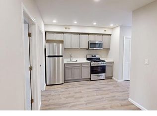 1622 19th St SE #102, Washington, DC 20020