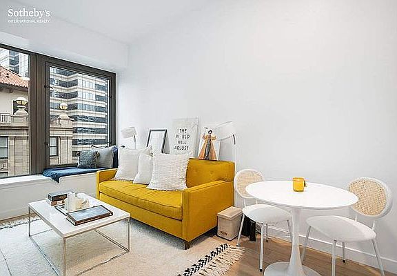 2nd image of 75 Wall St APT 26L