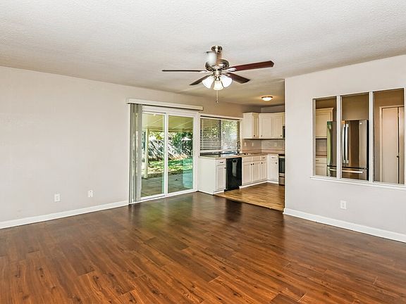 5th image of 7812 Burgundy Dr